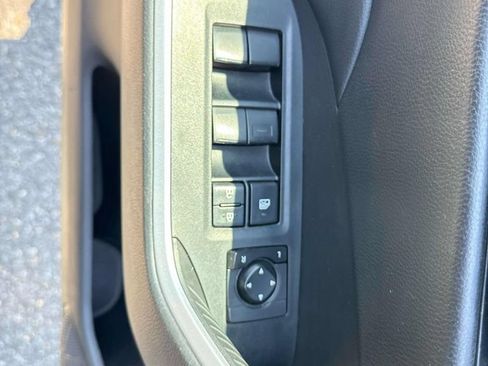 Used 2024 Toyota RAV4 LE AWD/4WD image 22