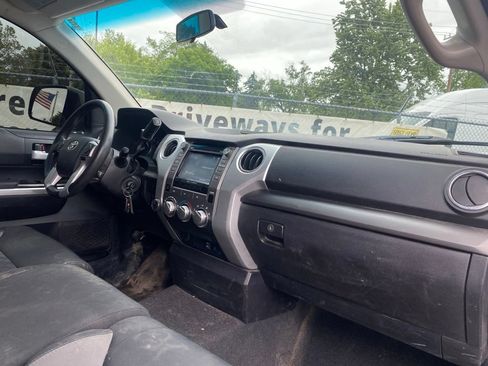 Used 2016 Toyota Tundra SR5 AWD/4WD image 15