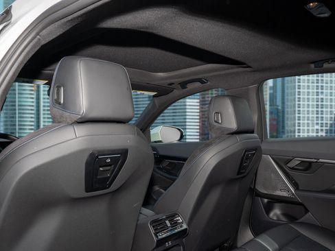 Used 2025 BMW 530i image 18