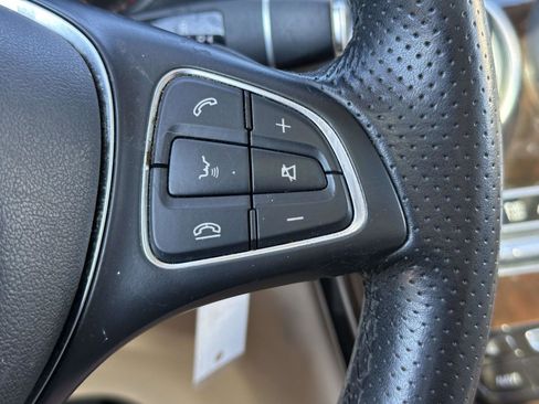 Used 2017 Mercedes-Benz GLC 300 4MATIC w/ Premium 2 Package image 24