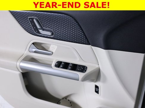 Used 2025 Mercedes-Benz GLA 250 4MATIC image 11