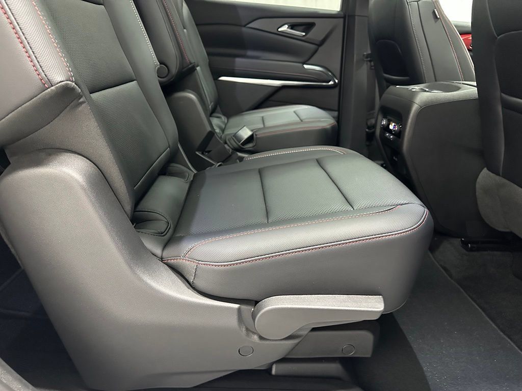 Used 2025 Chevrolet Traverse Z71 w/ Driver Confidence Package AWD/4WD image 50