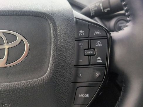 Used 2025 Toyota Prius image 17