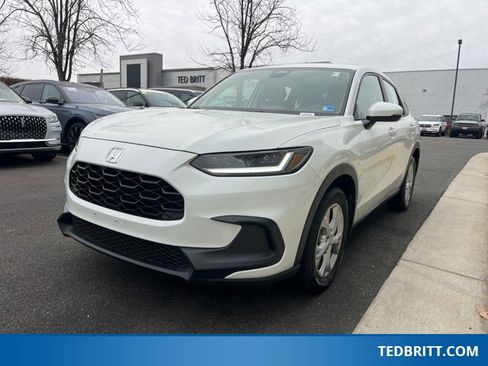 Used 2023 Honda HR-V LX image 3