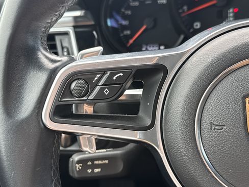 Used 2018 Porsche Macan AWD/4WD image 16