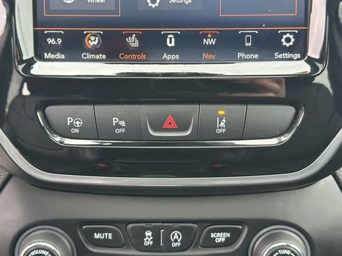 Used 2021 Jeep Cherokee Limited w/ Elite Package image 18