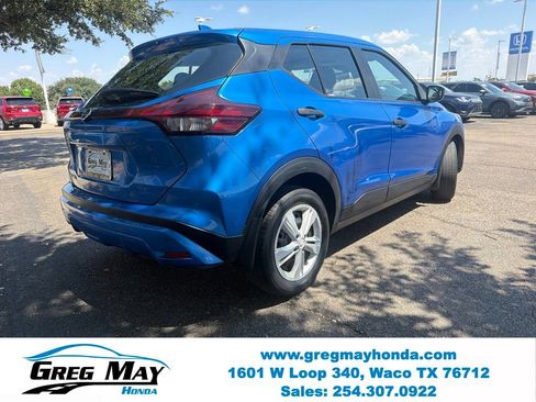 Used 2021 Nissan Kicks S FWD image 3