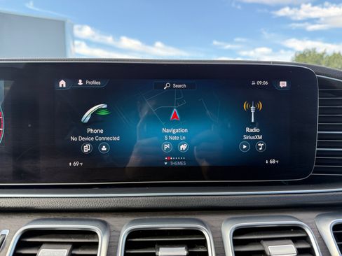 Used 2020 Mercedes-Benz GLS 450 4MATIC image 12