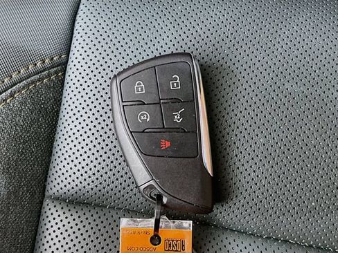 Used 2024 GMC Acadia AT4 w/ Luxury Package AWD/4WD image 12