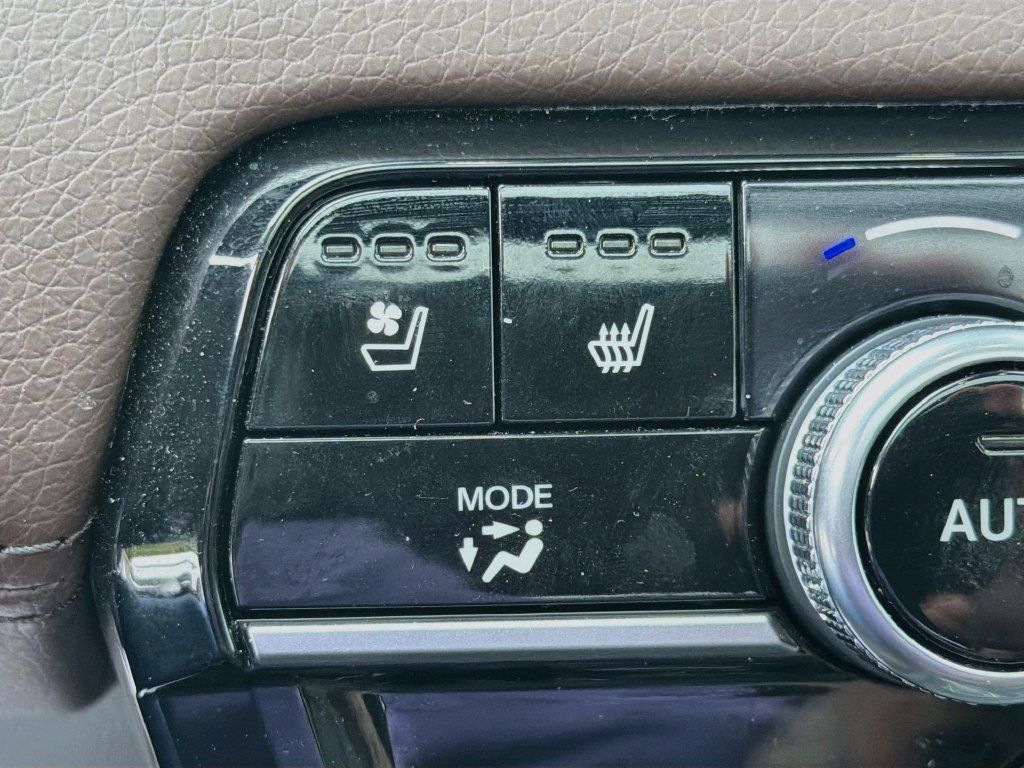 Used 2025 Honda Pilot Elite image 23