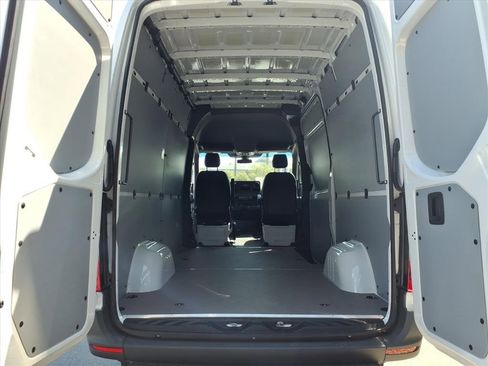 New 2025 Mercedes-Benz Sprinter 2500 image 27