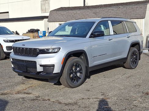 New 2025 Jeep Grand Cherokee L Altitude AWD/4WD image 1