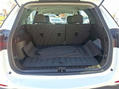 Used 2022 Chevrolet Equinox LS image 30