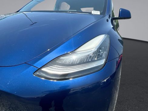 Used 2023 Tesla Model Y Long Range AWD/4WD image 27