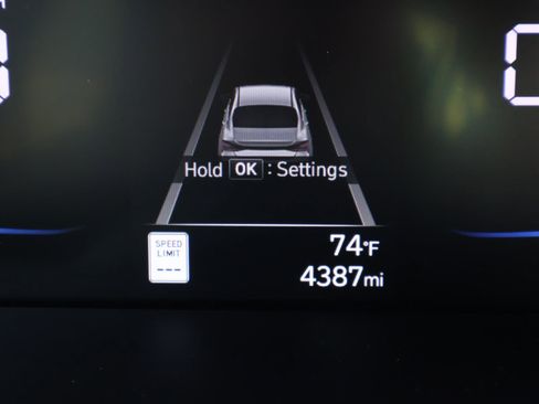 Certified 2025 Hyundai Elantra Sport image 27