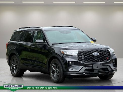 Used 2025 Ford Explorer ST AWD/4WD image 1