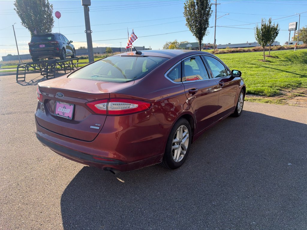 Used 2014 Ford Fusion SE w/ Equipment Group 202A FWD image 4