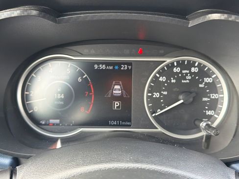 Used 2025 Nissan Versa SV w/ Trunk Package image 16