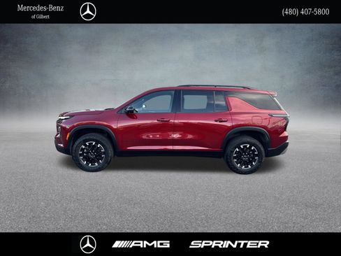 Used 2024 Chevrolet Traverse Z71 AWD/4WD image 2
