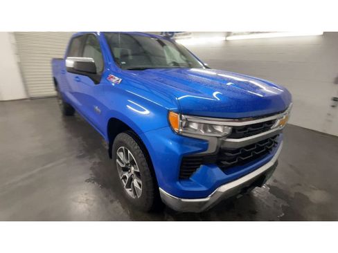 Certified 2025 Chevrolet Silverado 1500 LT image 2