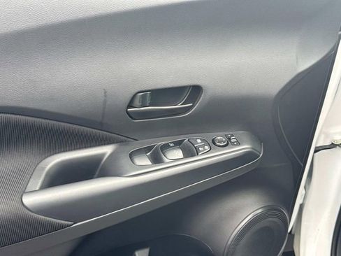 Certified 2025 Nissan Kicks Play S FWD image 25