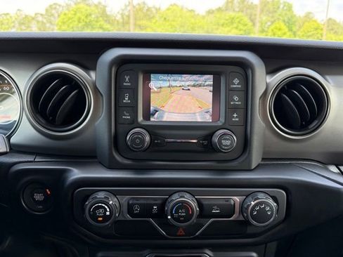 Used 2021 Jeep Gladiator Sport AWD/4WD image 20
