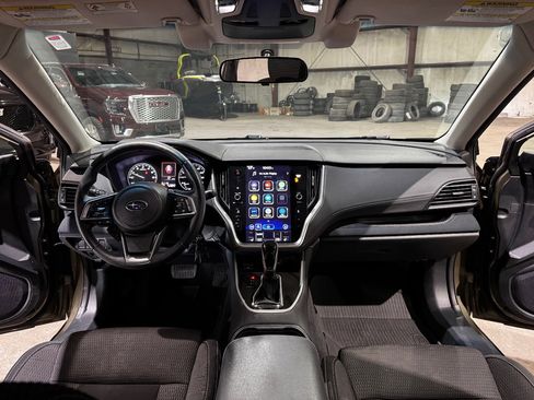 Used 2022 Subaru Outback Premium image 29