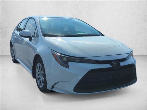 Used 2026 Toyota Corolla LE FWD image 3