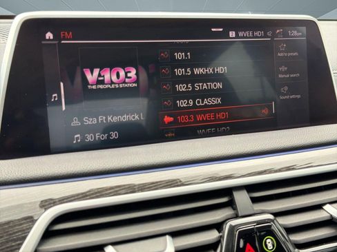 Used 2020 BMW 740i w/ Premium Package RWD image 23