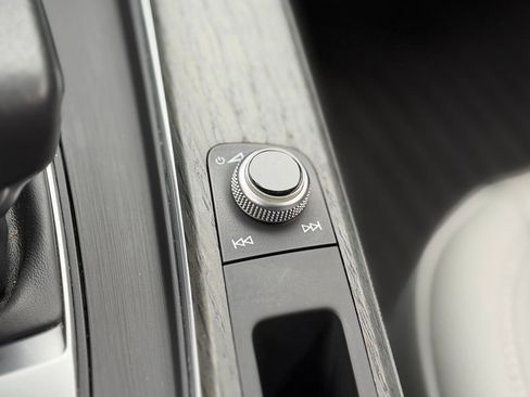 Used 2018 Audi A4 2.0T Premium w/ Convenience Package image 21