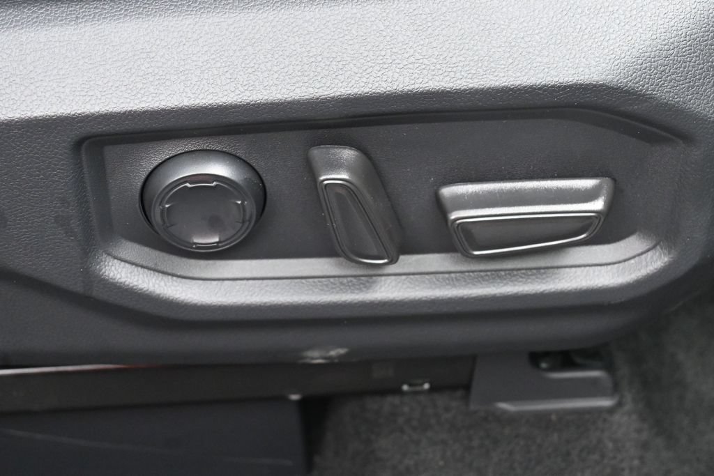 Used 2024 Toyota Tundra Platinum AWD/4WD image 36