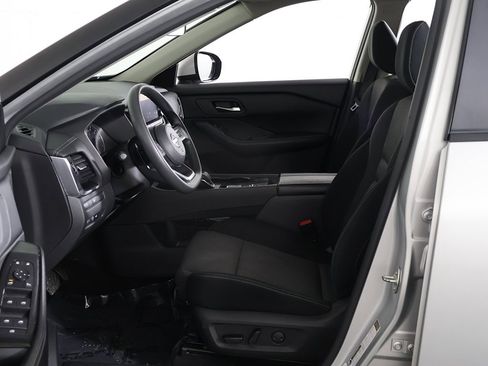 Used 2024 Nissan Rogue SV image 22