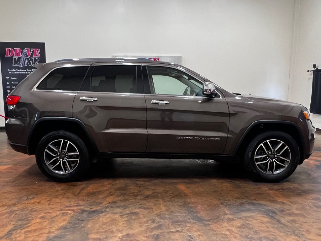 Used 2019 Jeep Grand Cherokee Limited AWD/4WD image 10