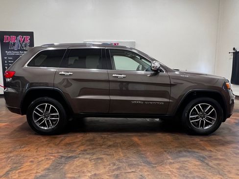 Used 2019 Jeep Grand Cherokee Limited AWD/4WD image 10