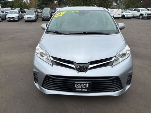 Used 2018 Toyota Sienna LE FWD image 8