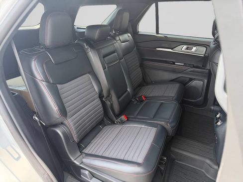 Used 2026 Ford Explorer ST-Line RWD image 18