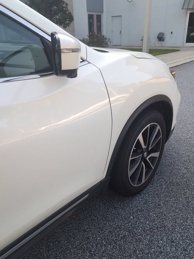 Used 2018 Nissan Rogue SL w/ Premium Package FWD image 2