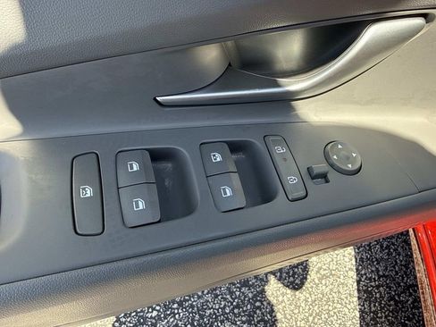 Used 2025 Hyundai Elantra SEL image 20