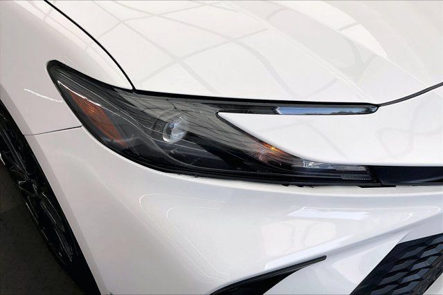 Used 2025 Toyota Camry SE FWD image 29