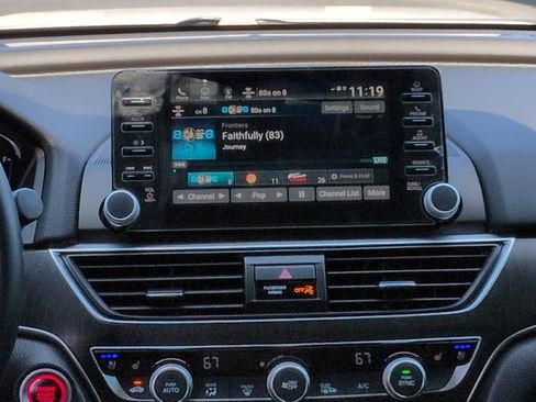 Used 2019 Honda Accord Touring image 17