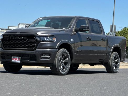 New 2026 RAM 1500 4x4 Crew Cab image 7