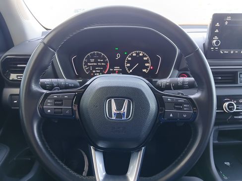 Used 2025 Honda Pilot EX-L image 10
