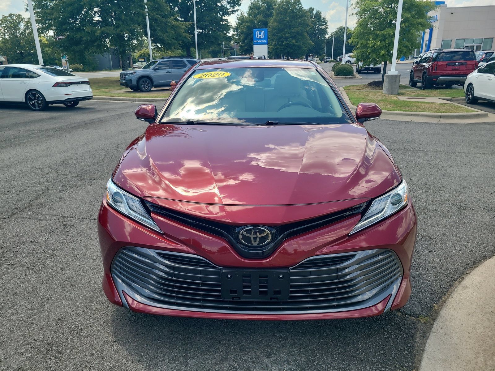 Used 2020 Toyota Camry XLE FWD image 8