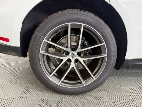 Certified 2026 Porsche Macan AWD/4WD image 13