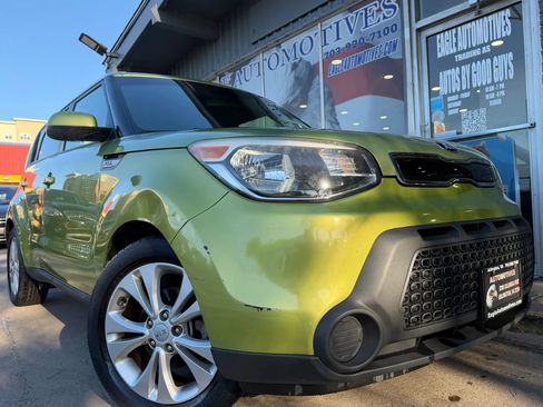Used 2015 Kia Soul + image 1