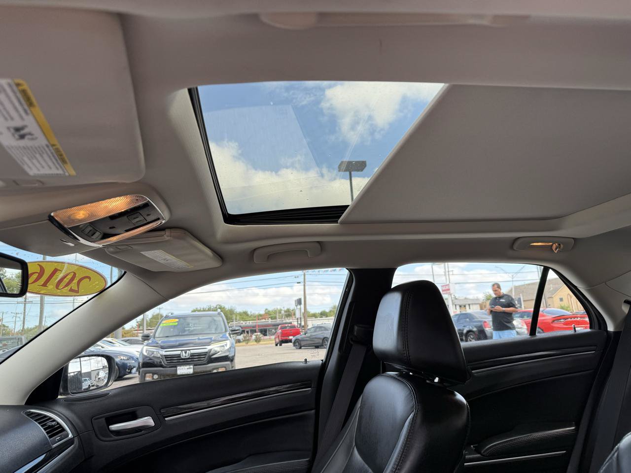 Used 2016 Chrysler 300 Limited RWD image 23