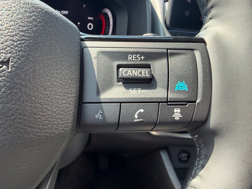Used 2025 Nissan Rogue SL FWD image 20