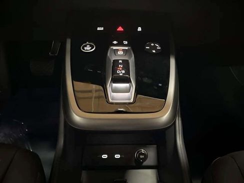 Used 2024 Audi Q4 e-tron Premium Plus w/ Premium Plus image 64