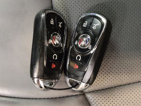 Used 2023 Buick Enclave Essence FWD image 32