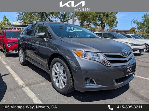 Used 2013 Toyota Venza LE FWD image 1